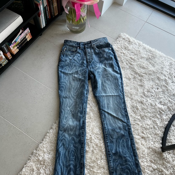 Stylish Jeans with print - Picture 2 of 6